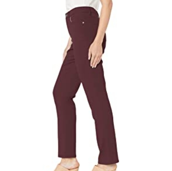 Gloria Vanderbilt Amanda Tapered Leg Classic Jean - Picture 2 of 8